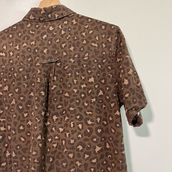 Vintage Re-Mastered Leopard Print Button-Up Shirt Unisex XS - Picture 13 of 13